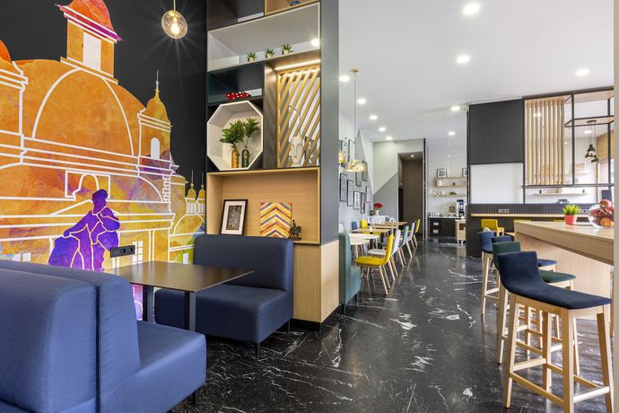 Imagen del bar/restaurante del Hotel voco Madrid - Las Tablas by IHG. Foto 4