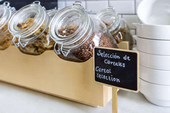 Imagen del bar/restaurante del Hotel voco Madrid - Las Tablas by IHG. Foto 7