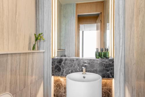 Imagen general del Hotel voco Monaco Dubai. Foto 14