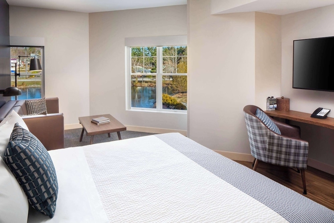 Imagen de la habitación del Hotel voco Saranac Lake NY Waterfront by IHG. Foto 10