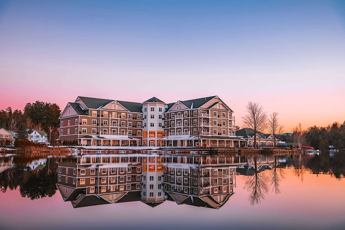 Imagen general del Hotel voco Saranac Lake NY Waterfront by IHG. Foto 1