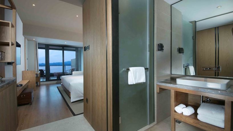 Imagen de la habitación del Hotel voco Thousand Island Lake, an IHG Hotel. Foto 6