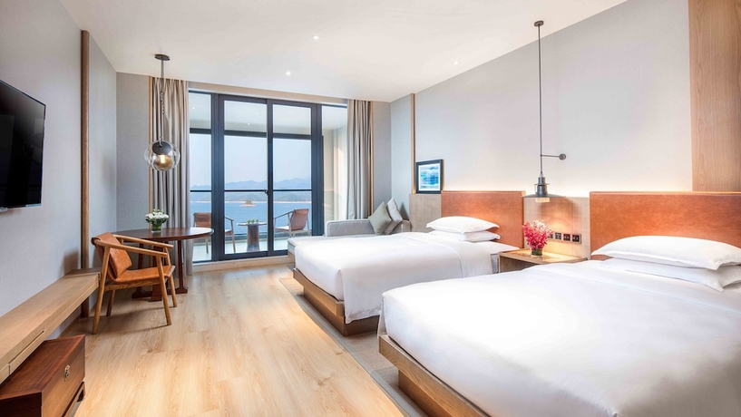 Imagen de la habitación del Hotel voco Thousand Island Lake, an IHG Hotel. Foto 17