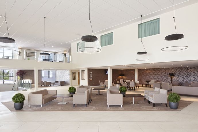 Imagen de los interiores del Hotel voco Winchester & Spa by IHG. Foto 12