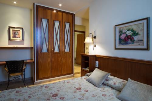 Imagen de la habitación del Hotel y Apartmentos Sant Jordi. Foto 5