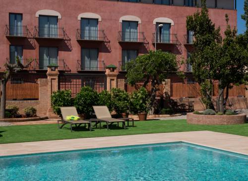 Imagen de la piscina del Hotel y Apartmentos Sant Jordi. Foto 9