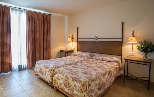 Imagen de la habitación del Hotel y Apartmentos Sant Jordi. Foto 6