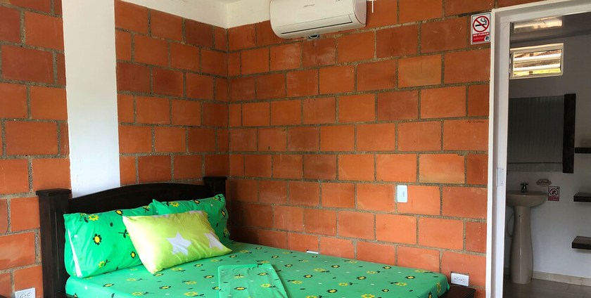 Imagen de la habitación del Hotel y Caba&ntilde;as Costa Real. Foto 4