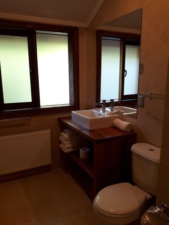 Imagen de la habitación del Hotel y Caba&ntilde;as El Parque. Foto 8