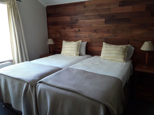 Imagen de la habitación del Hotel y Caba&ntilde;as El Parque. Foto 9