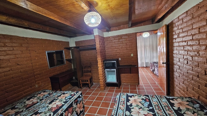 Imagen de la habitación del Hotel y Caba&ntilde;as Manolo. Foto 2