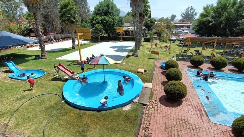 Imagen de la habitación del Hotel y Caba&ntilde;as Manolo. Foto 14