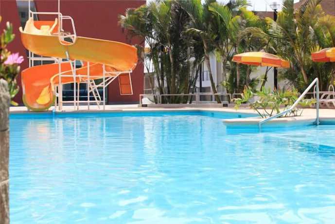 Imagen de la piscina del Hotel y Centro de Convenciones CHAVIN. Foto 19