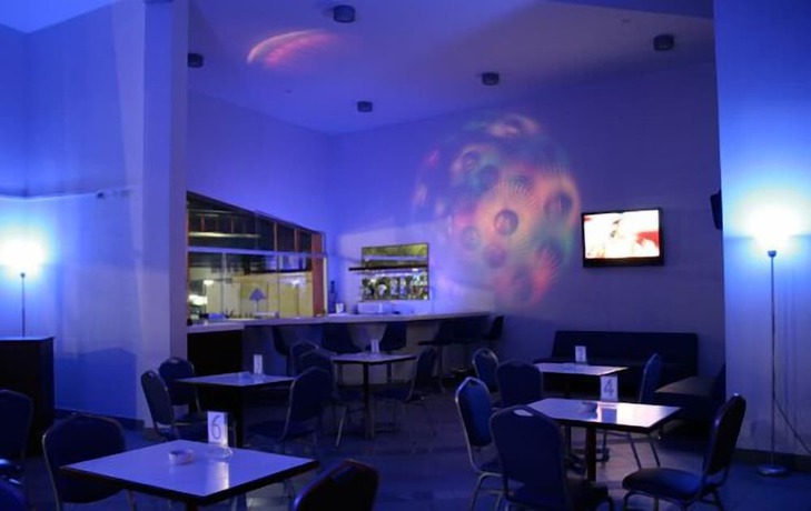 Imagen de los interiores del Hotel y Centro de Convenciones CHAVIN. Foto 17