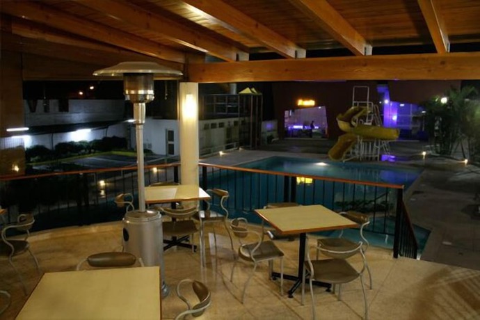 Imagen de los interiores del Hotel y Centro de Convenciones CHAVIN. Foto 18