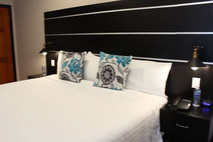 Imagen de la habitación del Hotel y Centro de Convenciones Cacaxtla. Foto 6