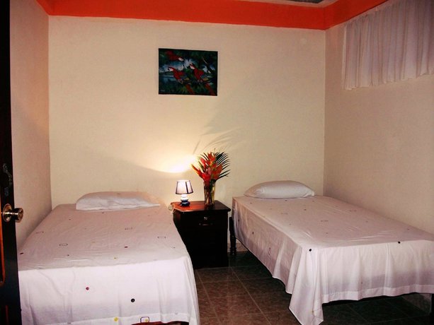 Imagen de la habitación del Hotel y Hostal Yaxkin Copan. Foto 11