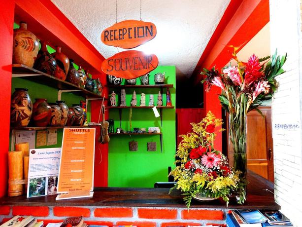 Imagen de los interiores del Hotel y Hostal Yaxkin Copan. Foto 20