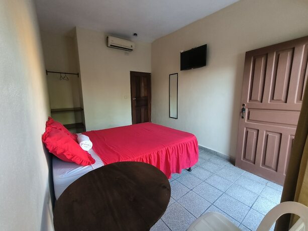 Imagen de la habitación del Hotel y Restaurante Casa Jardines. Foto 11