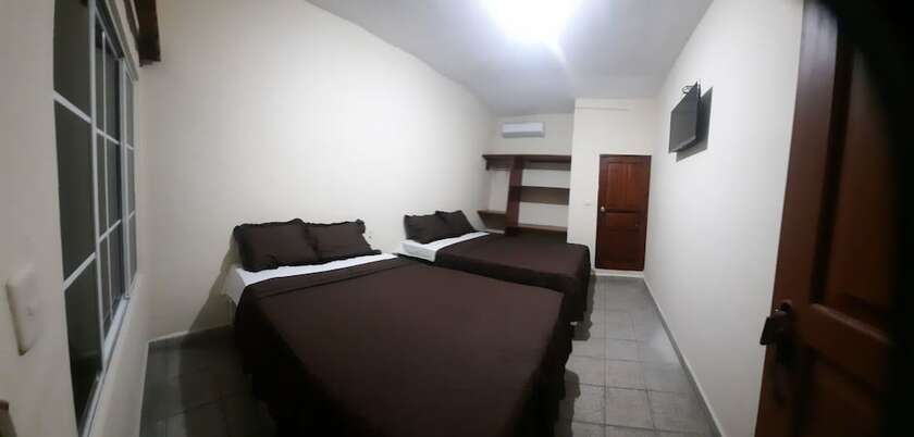 Imagen de la habitación del Hotel y Restaurante Casa Jardines. Foto 12