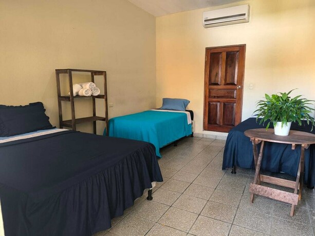 Imagen de la habitación del Hotel y Restaurante Casa Jardines. Foto 16