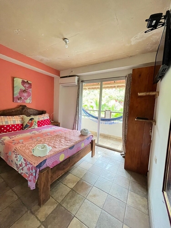 Imagen de la habitación del Hotel y Restaurante Mama Ines. Foto 2