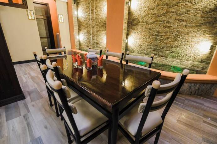 Imagen del bar/restaurante del Hotel y Restaurante Manhattan. Foto 2