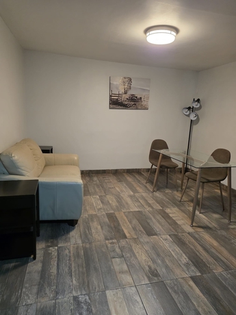 Imagen de la habitación del Hotel y Suites Panda. Foto 6