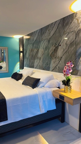Imagen de la habitación del Hotel y Termales Castillo del Lago. Foto 9