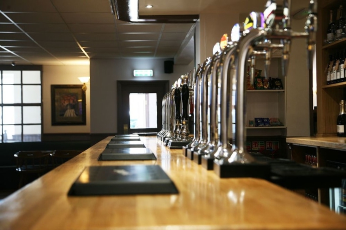 Imagen del bar/restaurante del Hotel y posada The Fazeley Inn. Foto 9