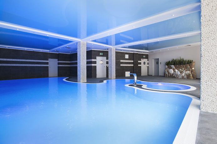 Imagen de la piscina del Hotel Żywiecki Medical Spa and Sport. Foto 20