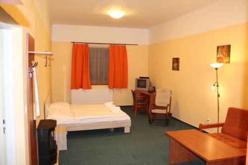 Imagen de la habitación del Hotel z&aacute;vi&scaron; z falken&scaron;tejna, Hluboka Nad Vltavou. Foto 12