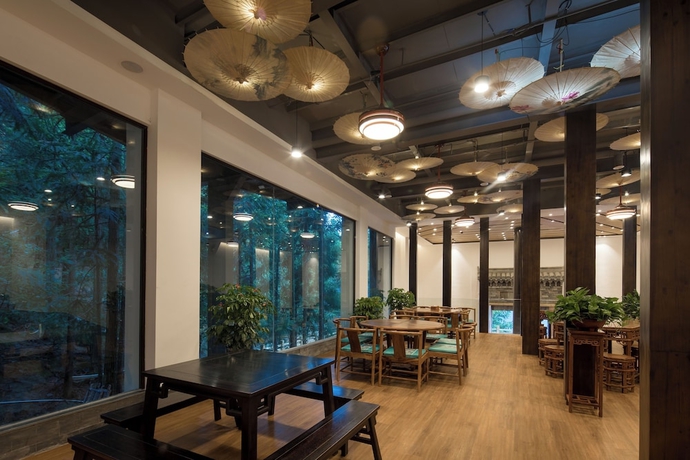 Imagen del bar/restaurante del Hotel zhouningfenggushanju. Foto 4