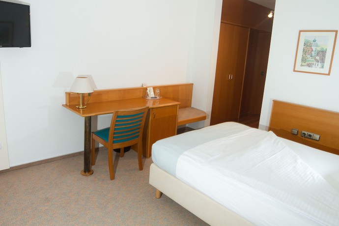 Imagen de la habitación del Hotel zum Hirsch. Foto 10