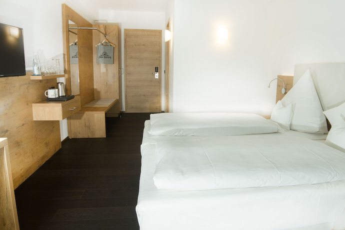 Imagen de la habitación del Hotel zum Hirsch. Foto 11