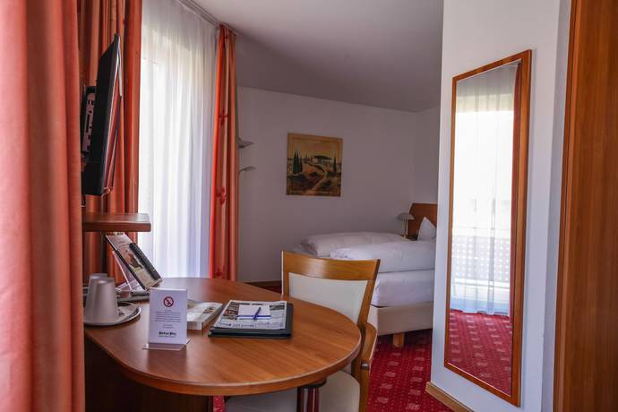 Imagen de la habitación del Hotel zur Pfalz. Foto 10