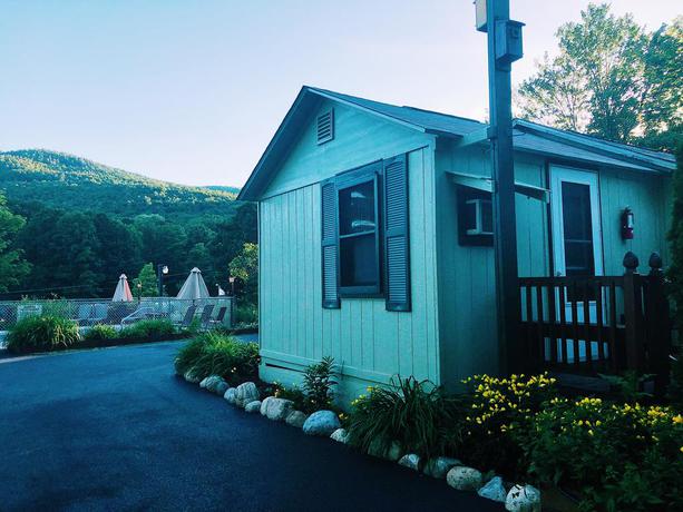 Imagen de los exteriores del Lodge Adirondack Sunrise Lodge. Foto 7