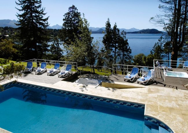 Imagen de la piscina del Lodge Charming Luxury and Private Spa. Foto 15