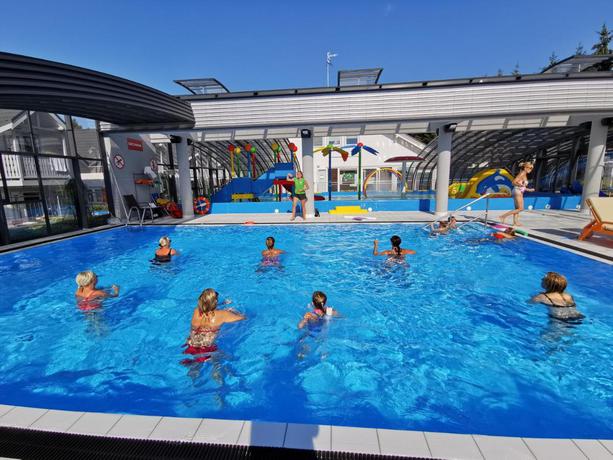 Imagen de la piscina del Lodge Collins Holiday. Foto 9