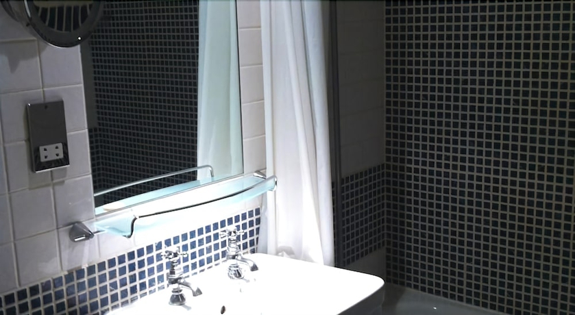 Imagen de la habitación del Lodge Highwayman Hotel. Foto 13