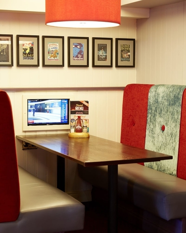 Imagen del bar/restaurante del Lodge Highwayman Hotel. Foto 6