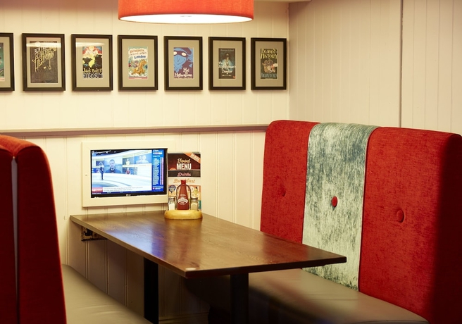 Imagen del bar/restaurante del Lodge Highwayman Hotel. Foto 10