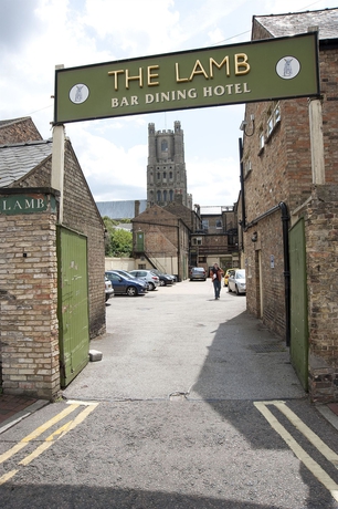 Imagen de los exteriores del Lodge Lamb Hotel By Greene King Inns. Foto 8
