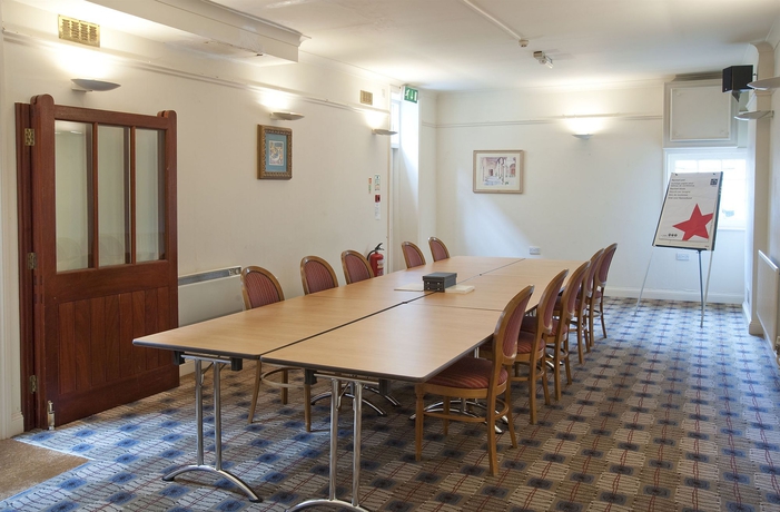 Imagen de los interiores del Lodge Lamb Hotel By Greene King Inns. Foto 13