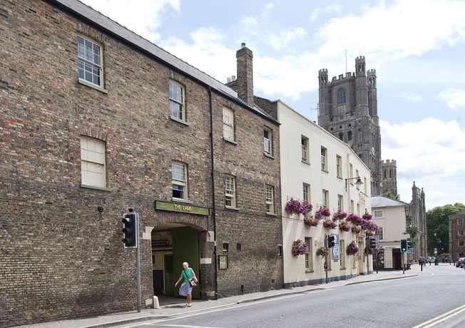 Imagen de los exteriores del Lodge Lamb Hotel By Greene King Inns. Foto 9
