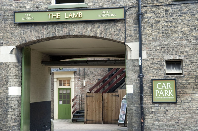 Imagen general del Lodge Lamb Hotel By Greene King Inns. Foto 3