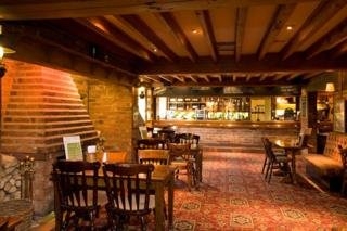Imagen del bar/restaurante del Lodge Millers Hotel By Greene King Inns. Foto 2