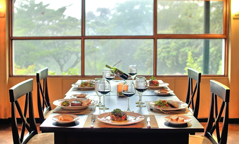 Imagen del bar/restaurante del Lodge Monteverde and Gardens By Böëna. Foto 8