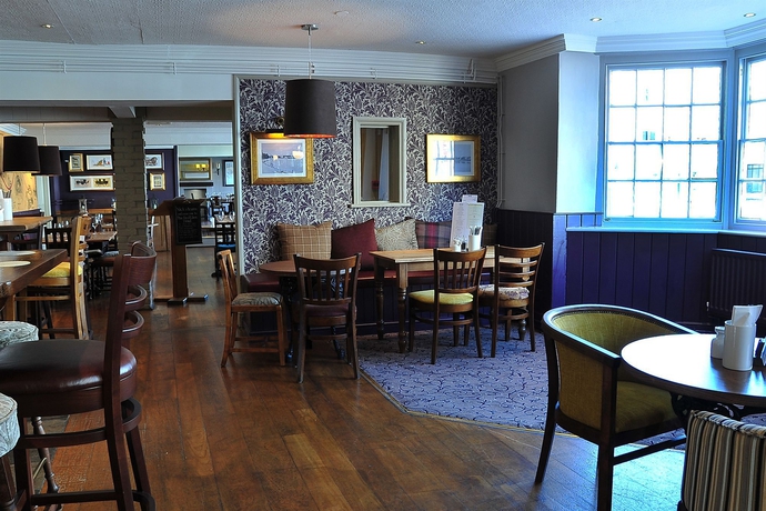 Imagen del bar/restaurante del Lodge Red Lion Hotel By Greene King Inns. Foto 3