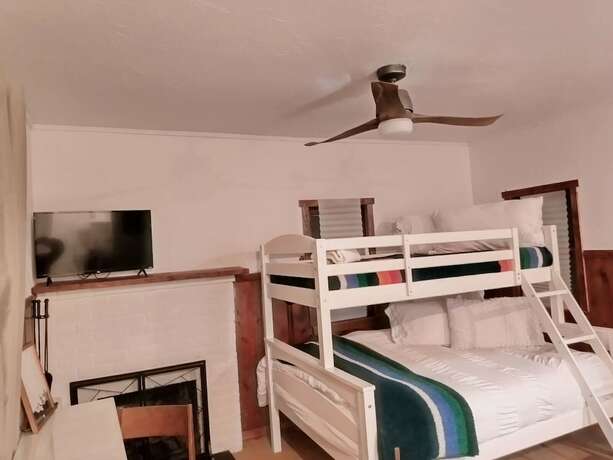 Imagen de la habitación del Lodge Three Pines Cabins. Foto 14